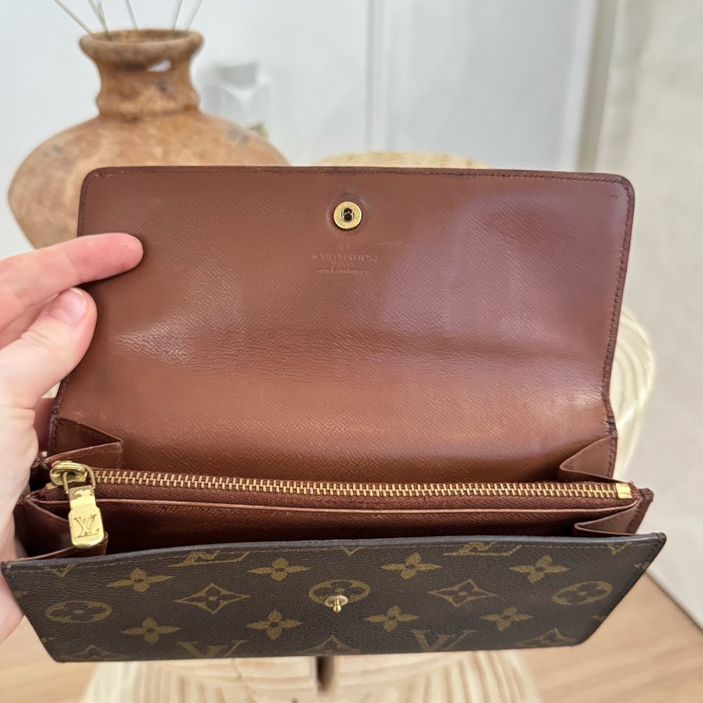 ✅AuthP/Owned✅LOUIS VUITTON SARAH WALLET - Picture 6 of 14